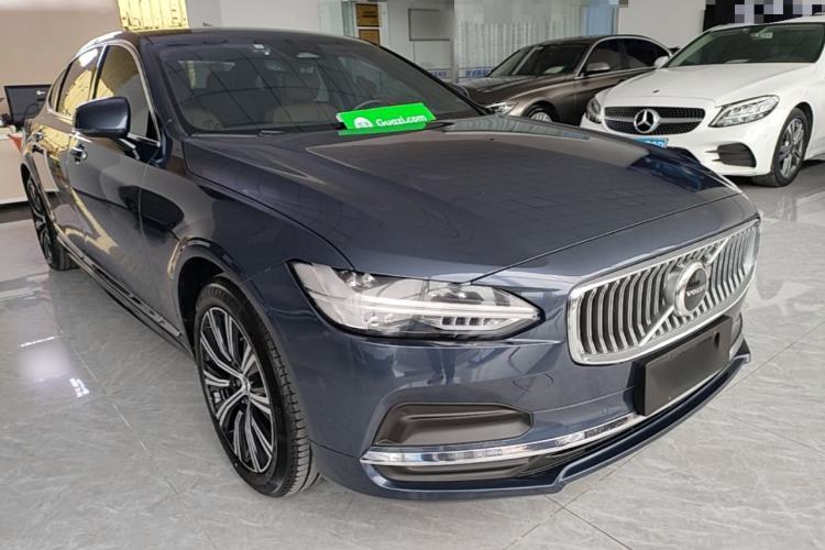 Used Volvo S90 2022 B5 Zhiyi Luxury Edition Front Right 45 Deg