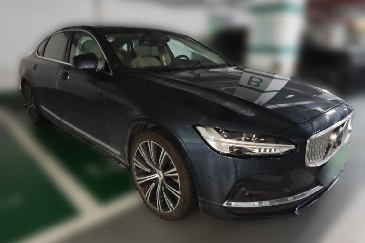 Used Volvo S90 2022 B5 Zhiya Luxury Edition Front Right 45 Deg