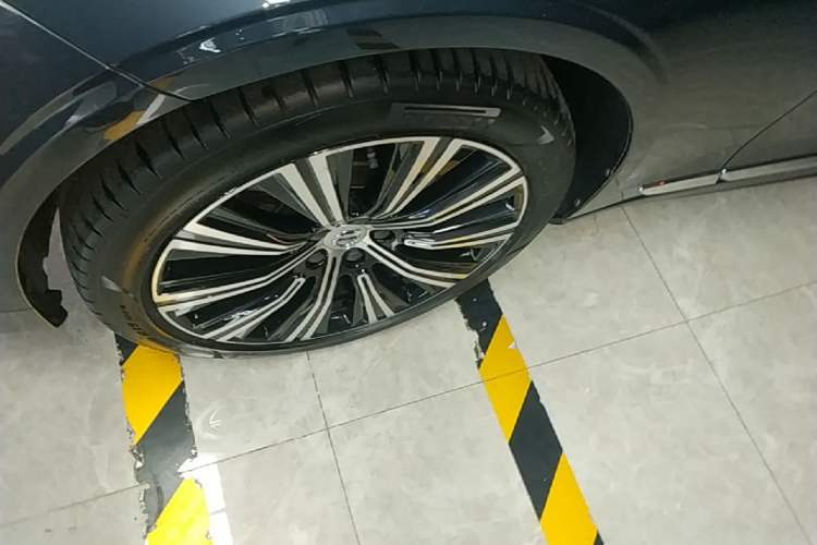 Used Volvo S90 2022 B5 Zhiyuan Luxury Edition Left Front Wheel Hub