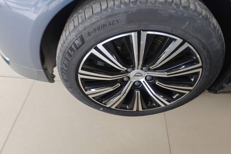 Used Volvo S90 2022 B5 Zhiyi Luxury Edition Left Front Wheel Hub