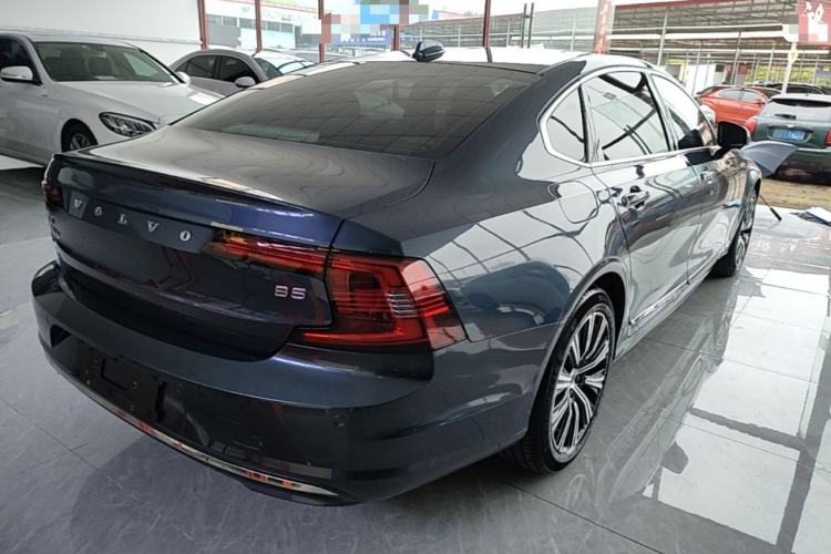 Used Volvo S90 2022 B5 Zhiyi Luxury Edition Rear Right 45 Deg