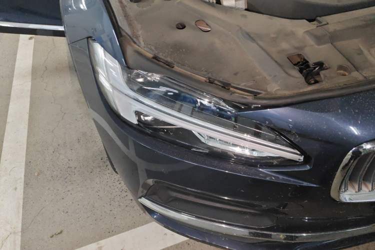Used Volvo S90 2022 B5 Zhiyuan Luxury Edition Right Front Headlight