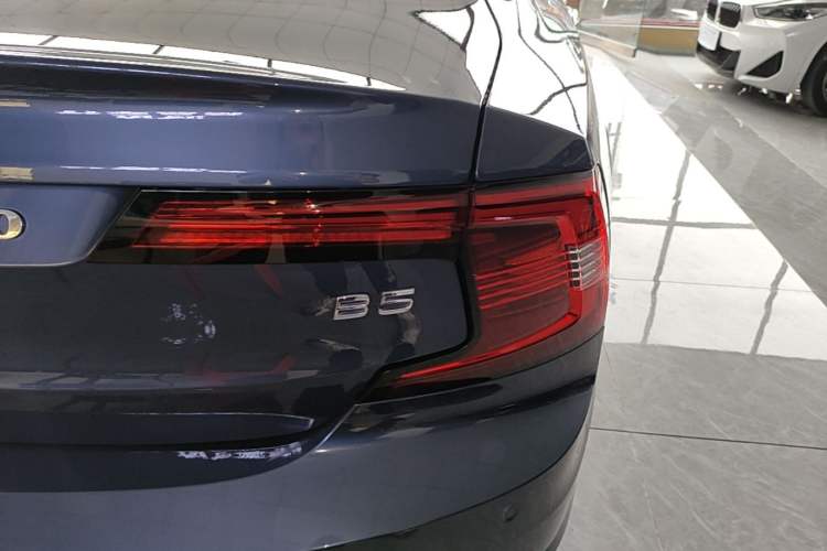 Used Volvo S90 2022 B5 Zhiyi Luxury Edition Right Rear Taillight