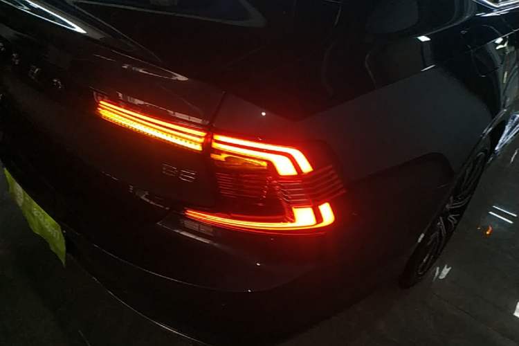 Used Volvo S90 2022 B5 Zhiyuan Luxury Edition Right Rear Taillight