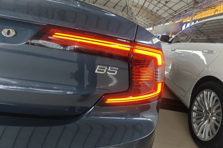 Used Volvo S90 2022 B5 Zhiyi Luxury Edition Right Rear Taillight