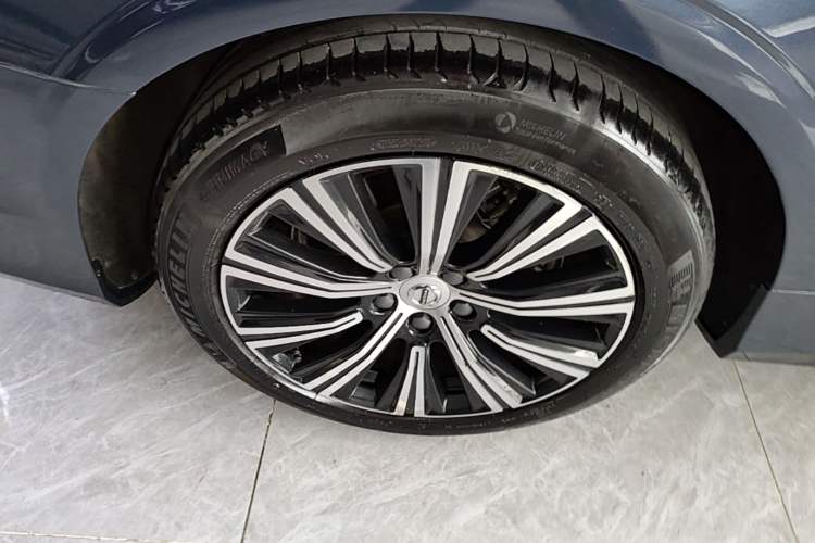 Used Volvo S90 2022 B5 Zhiyi Luxury Edition Right Rear Wheel Hub