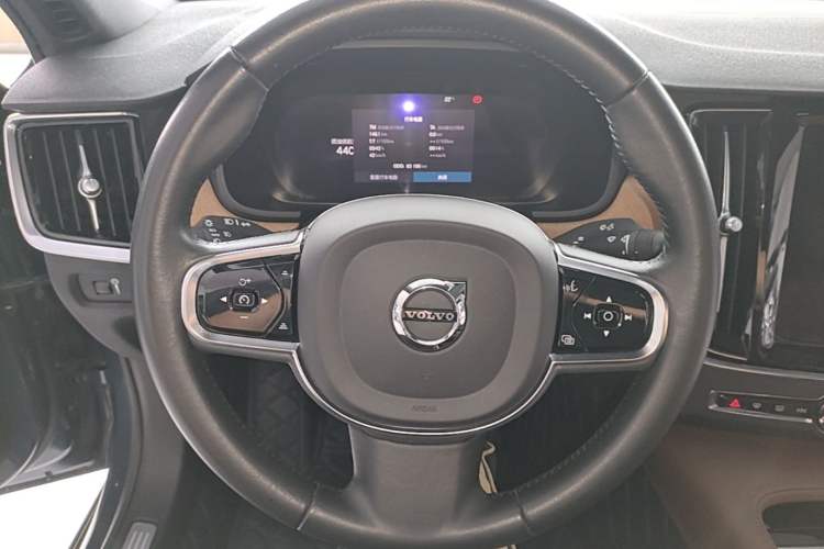 Used Volvo S90 2022 B5 Zhiyi Luxury Edition Steering Wheel