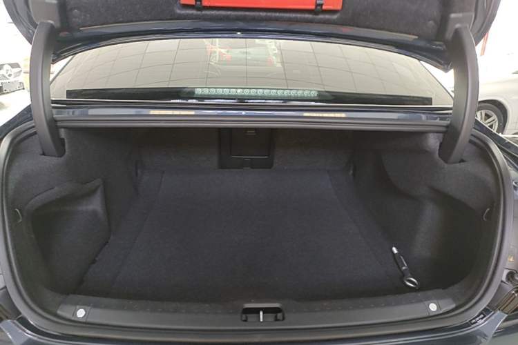 Used Volvo S90 2022 B5 Zhiyi Luxury Edition Trunk