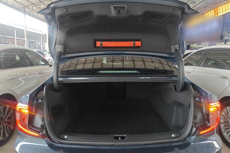Used Volvo S90 2022 B5 Zhiyi Luxury Edition Trunk