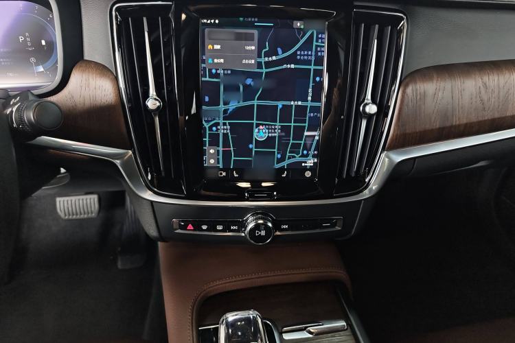 Used Volvo S90 2022 B5 Zhiyuan Luxury Edition Audio And AC Panel