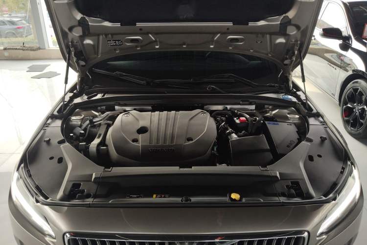 Used Volvo S90 2022 B5 Zhiyuan Luxury Edition Engine Bay