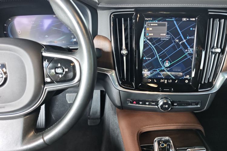 Used Volvo S90 2022 B5 Zhiyuan Luxury Edition Audio And AC Panel