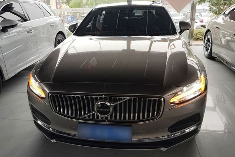 Used Volvo S90 2022 B5 Zhiyuan Luxury Edition Front