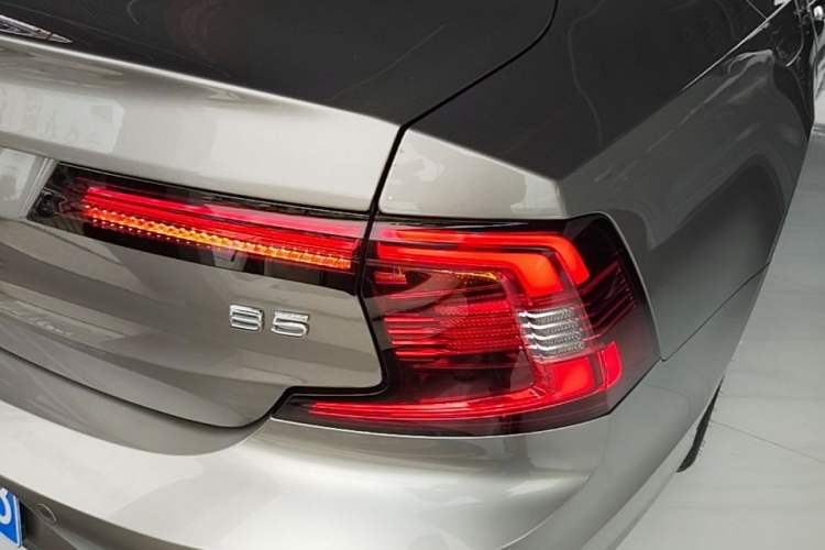 Used Volvo S90 2022 B5 Zhiyuan Luxury Edition Right Rear Taillight