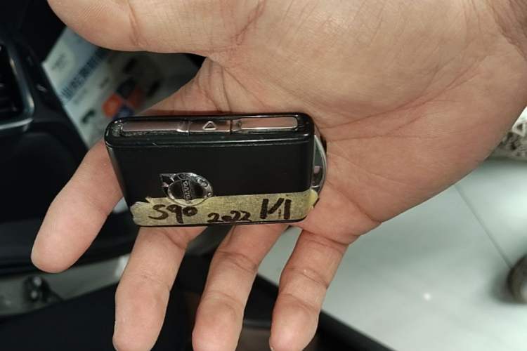 Used Volvo S90 2022 B5 Zhiyuan Luxury Edition Vehicle Key
