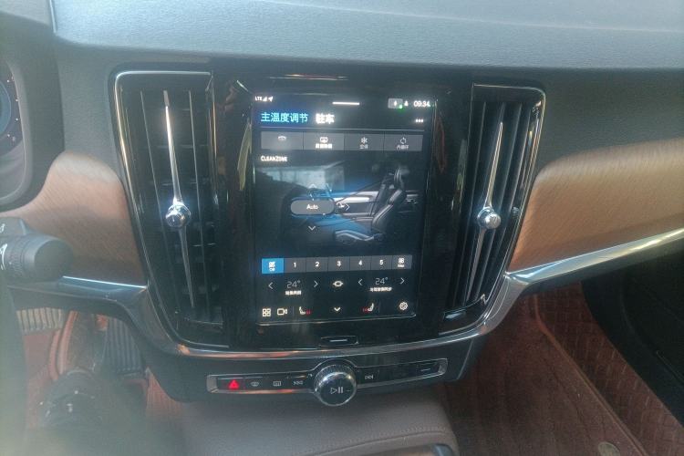 Used Volvo S90 2022 B5 Zhiyi Luxury Edition Audio And AC Panel