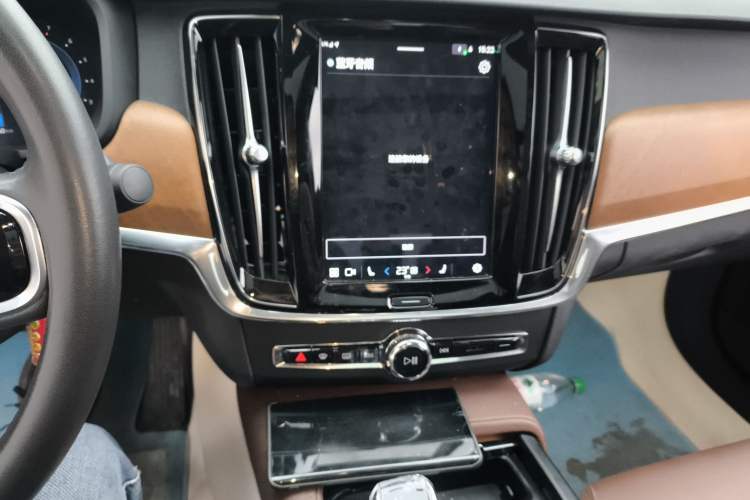 Used Volvo S90 2022 B5 Zhiyi Luxury Edition Audio And AC Panel