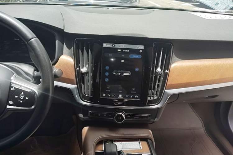 Used Volvo S90 2022 B5 Zhiyi Luxury Edition Audio And AC Panel