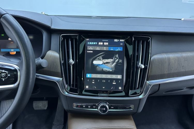 Used Volvo S90 2022 B5 Zhiyuan Luxury Edition Audio And AC Panel