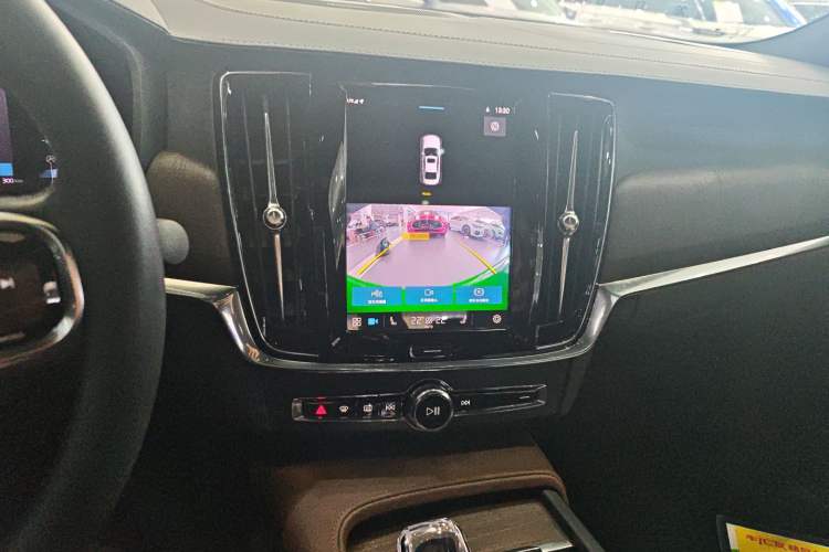 Used Volvo S90 2022 B5 Zhiyuan Luxury Edition Audio And AC Panel