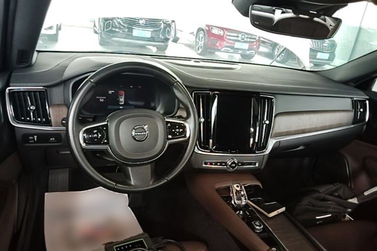 Used Volvo S90 2022 B5 Zhiyuan Luxury Edition Center Console