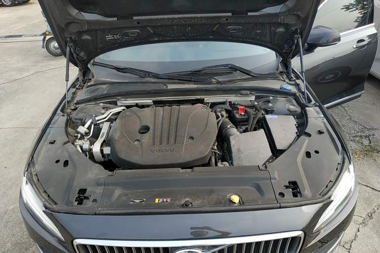 Used Volvo S90 2022 B5 Zhiyi Luxury Edition Engine Bay