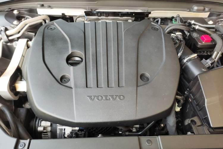 Used Volvo S90 2022 B5 Zhiyuan Luxury Edition Engine Bay