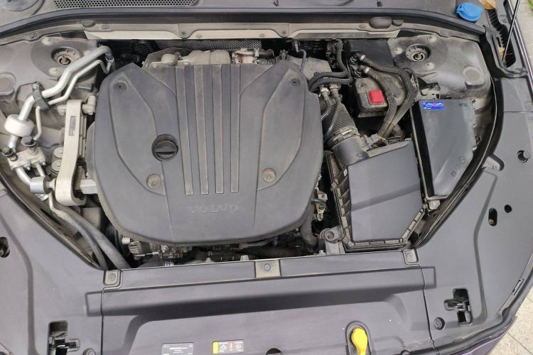 Used Volvo S90 2022 B5 Zhiyi Luxury Edition Engine Bay