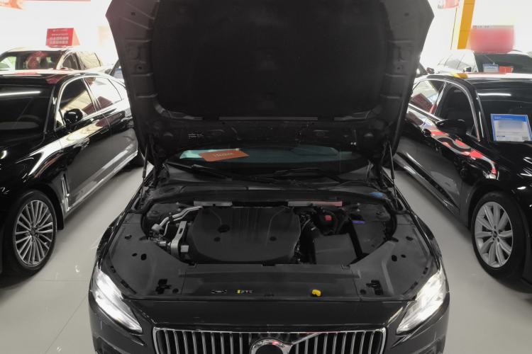 Used Volvo S90 2022 B5 Zhiyi Luxury Edition Engine Bay