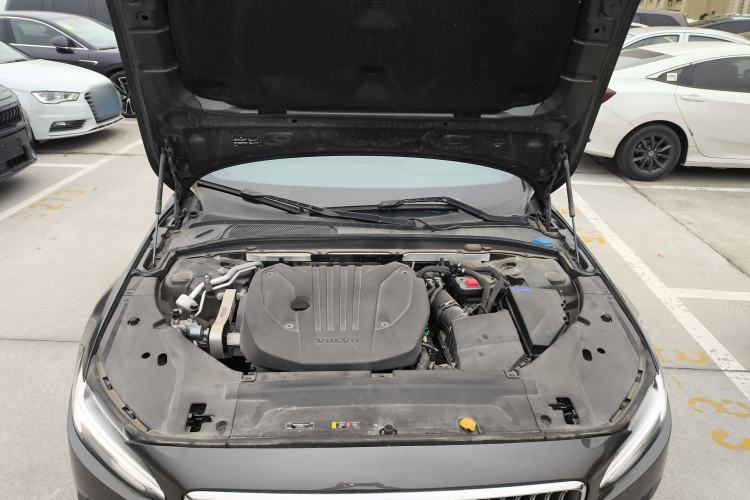 Used Volvo S90 2022 B5 Zhiyi Luxury Edition Engine Bay