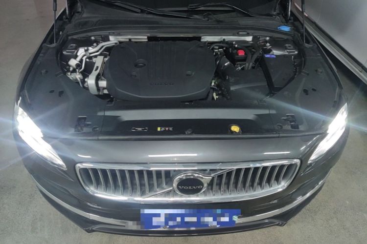 Used Volvo S90 2022 B5 Zhiyi Luxury Edition Engine Bay