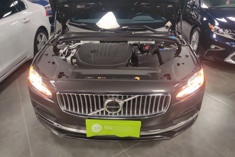 Used Volvo S90 2022 B5 Zhiyi Luxury Edition Engine Bay