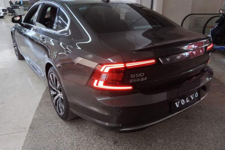 Used Volvo S90 2022 B5 Zhiyuan Luxury Edition Exterior 2
