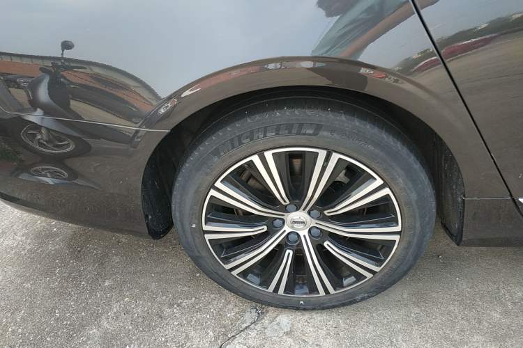 Used Volvo S90 2022 B5 Zhiyi Luxury Edition Exterior 8