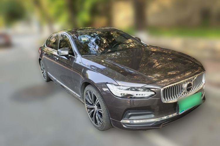 Used Volvo S90 2022 B5 Zhiyuan Luxury Edition Front Right 45 Deg