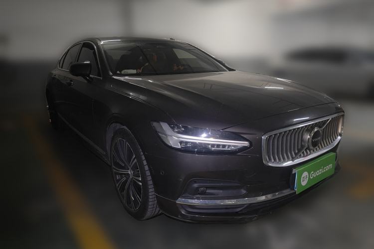 Used Volvo S90 2022 B5 Zhiya Luxury Edition Front Right 45 Deg