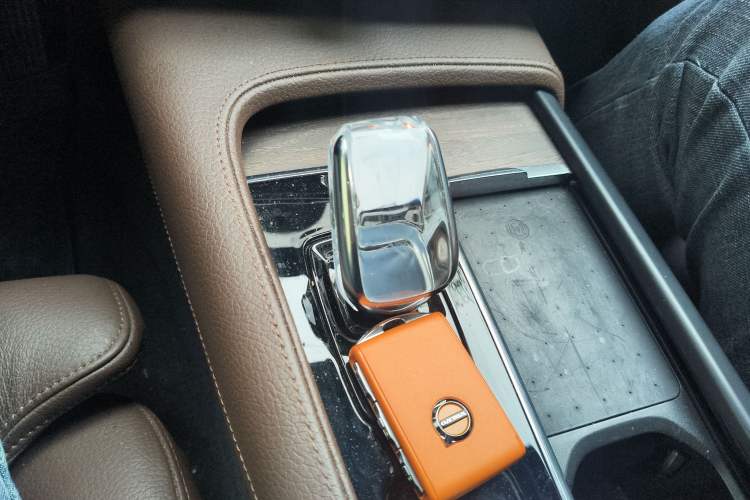 Used Volvo S90 2022 B5 Zhiyuan Luxury Edition Gear Lever