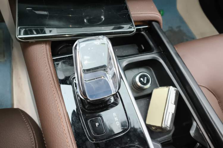 Used Volvo S90 2022 B5 Zhiyi Luxury Edition Gear Lever