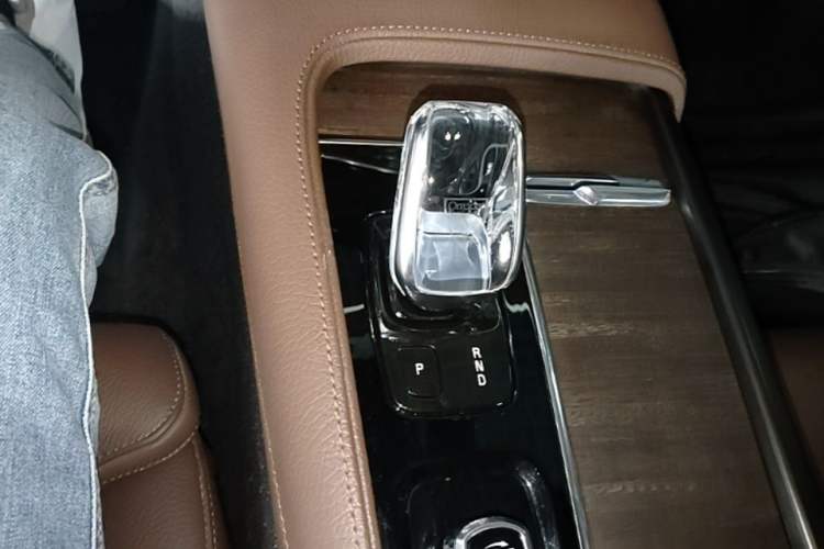 Used Volvo S90 2022 B5 Zhiyuan Luxury Edition Gear Lever