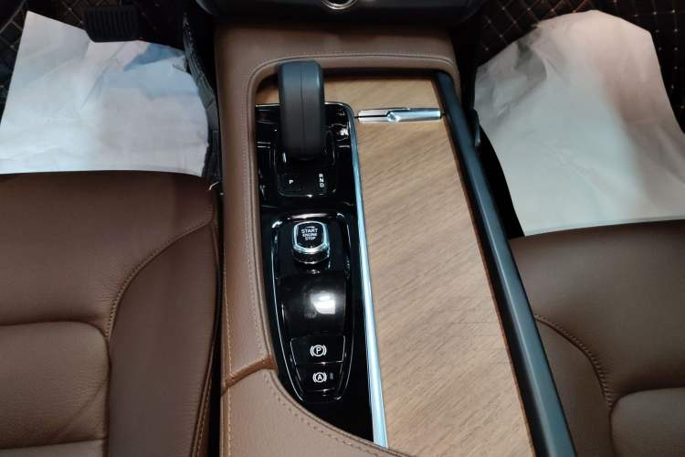Used Volvo S90 2022 B5 Zhiyi Luxury Edition Gear Lever