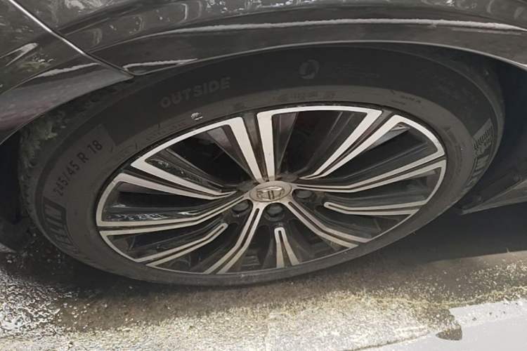 Used Volvo S90 2022 B5 Zhiyi Luxury Edition Left Front Wheel Hub