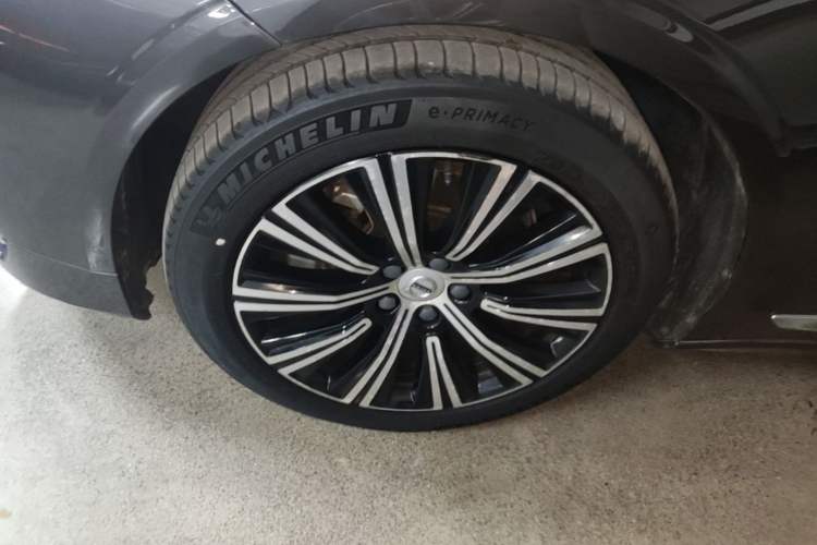 Used Volvo S90 2022 B5 Zhiyi Luxury Edition Left Front Wheel Hub