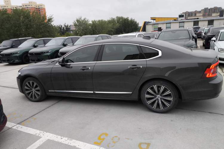 Used Volvo S90 2022 B5 Zhiyi Luxury Edition Left Side