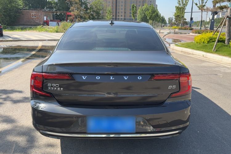 Used Volvo S90 2022 B5 Zhiyuan Luxury Edition Rear