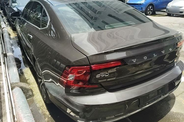 Used Volvo S90 2022 B5 Zhiyi Luxury Edition Rear Left 45 Deg