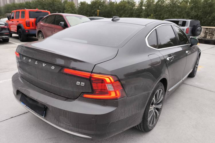 Used Volvo S90 2022 B5 Zhiyi Luxury Edition Rear Right 45 Deg