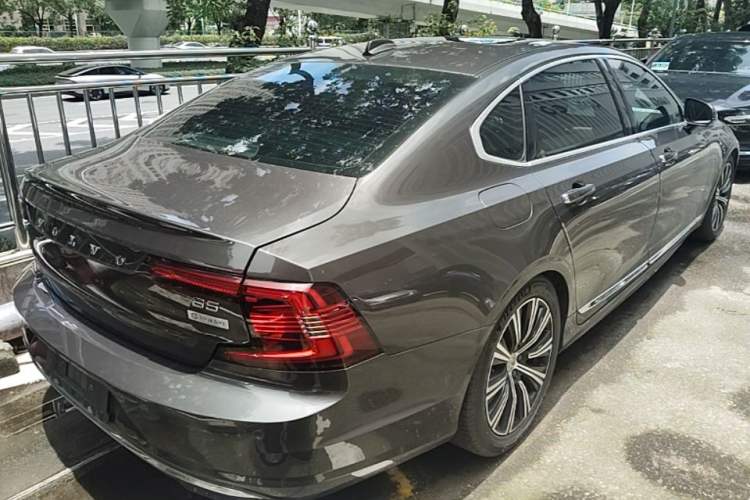 Used Volvo S90 2022 B5 Zhiyi Luxury Edition Rear Right 45 Deg
