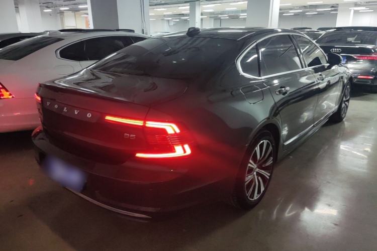 Used Volvo S90 2022 B5 Zhiyi Luxury Edition Rear Right 45 Deg