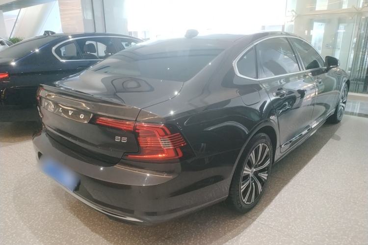 Used Volvo S90 2022 B5 Zhiyi Luxury Edition Rear Right 45 Deg