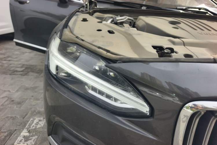 Used Volvo S90 2022 B5 Zhiyuan Luxury Edition Right Front Headlight